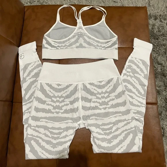 Bombshell Tiger Set - Picture 4 of 5